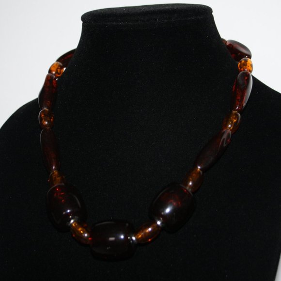 Beautiful silver and amber necklace 20"